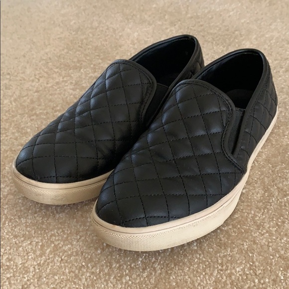 Steve Madden Shoes - Steve Madden slip on sneakers
